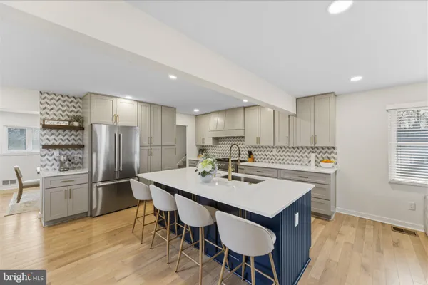 $819,000 | 3804 Richardson Place, Fairfax, VA 22030