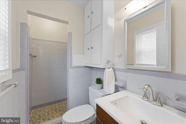 $819,000 | 3804 Richardson Place, Fairfax, VA 22030