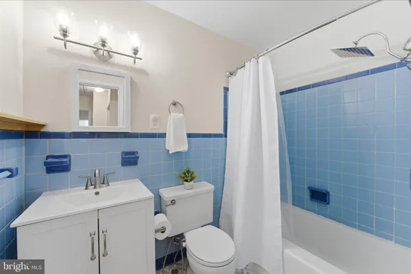 $819,000 | 3804 Richardson Place, Fairfax, VA 22030