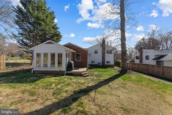 $819,000 | 3804 Richardson Place, Fairfax, VA 22030