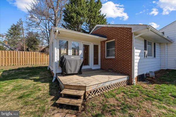 $819,000 | 3804 Richardson Place, Fairfax, VA 22030