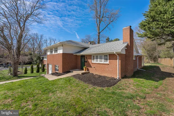 $819,000 | 3804 Richardson Place, Fairfax, VA 22030