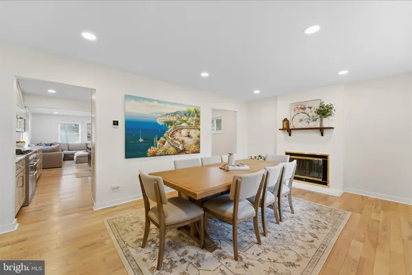 $819,000 | 3804 Richardson Place, Fairfax, VA 22030