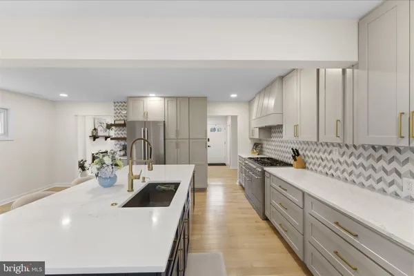 $819,000 | 3804 Richardson Place, Fairfax, VA 22030