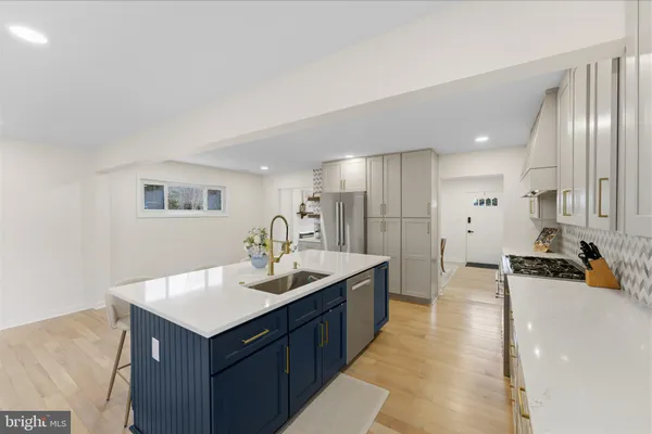 $819,000 | 3804 Richardson Place, Fairfax, VA 22030