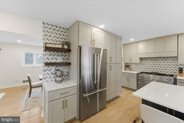 $819,000 | 3804 Richardson Place, Fairfax, VA 22030