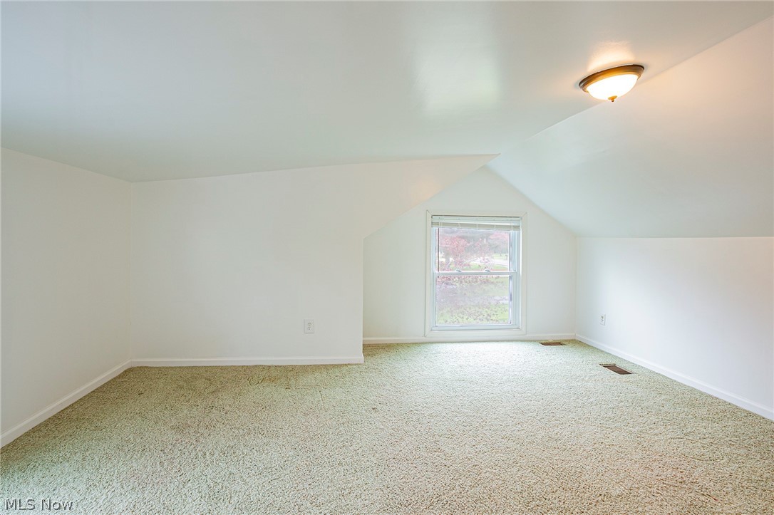 1129 Krumroy Road Akron, OH 44306 - Photo 22 of 32