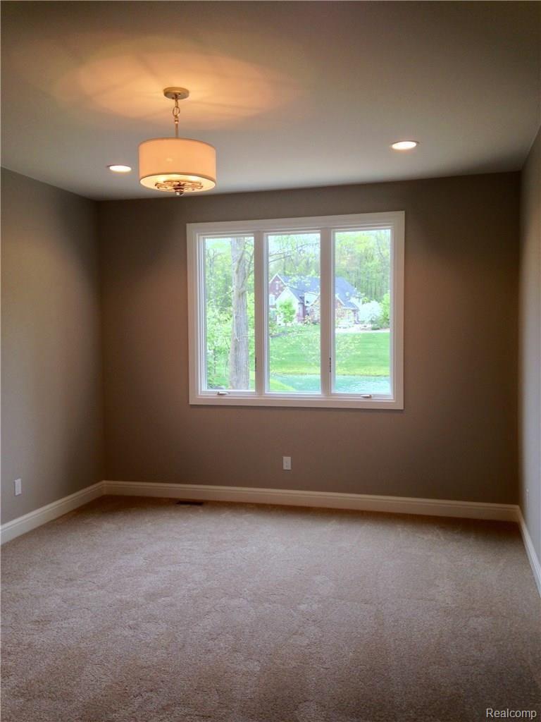 5695 Sovereign Drive Rochester, MI 48306 - Photo 18 of 39 Bedroom2.jpg