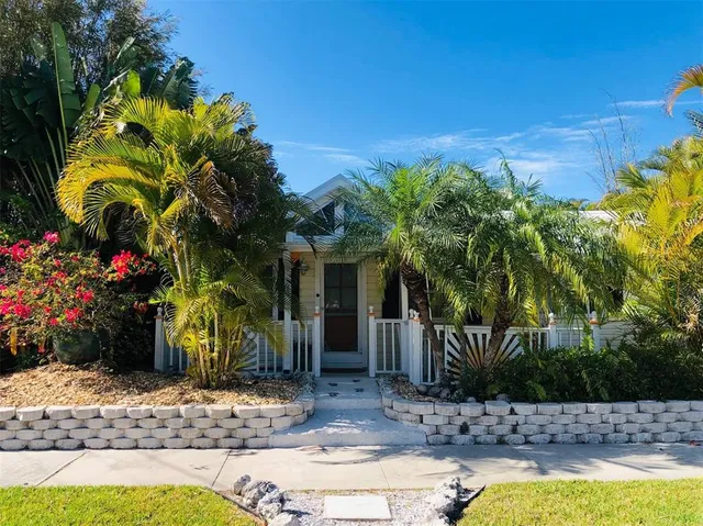 $7,850 | 701 Broadway Street, Longboat Key, FL 34228