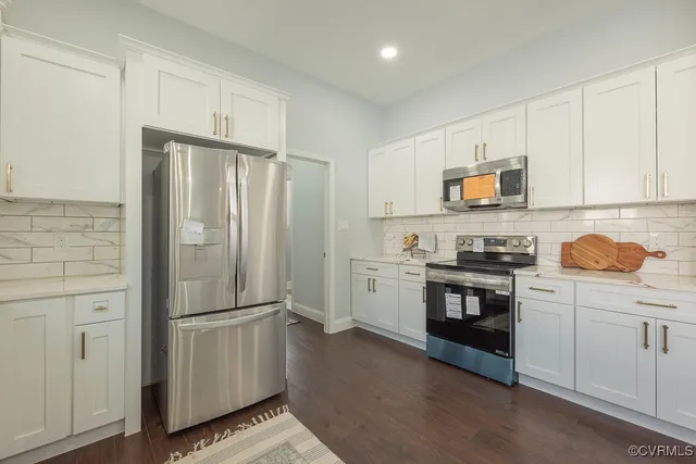 $340,000 | 208 Piedmont Avenue, Colonial Heights, VA 23834