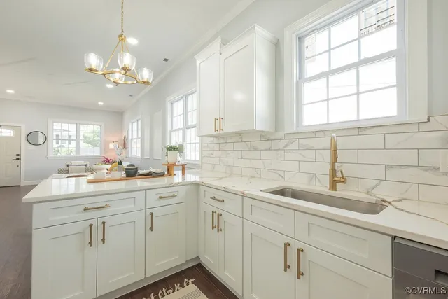 $340,000 | 208 Piedmont Avenue, Colonial Heights, VA 23834