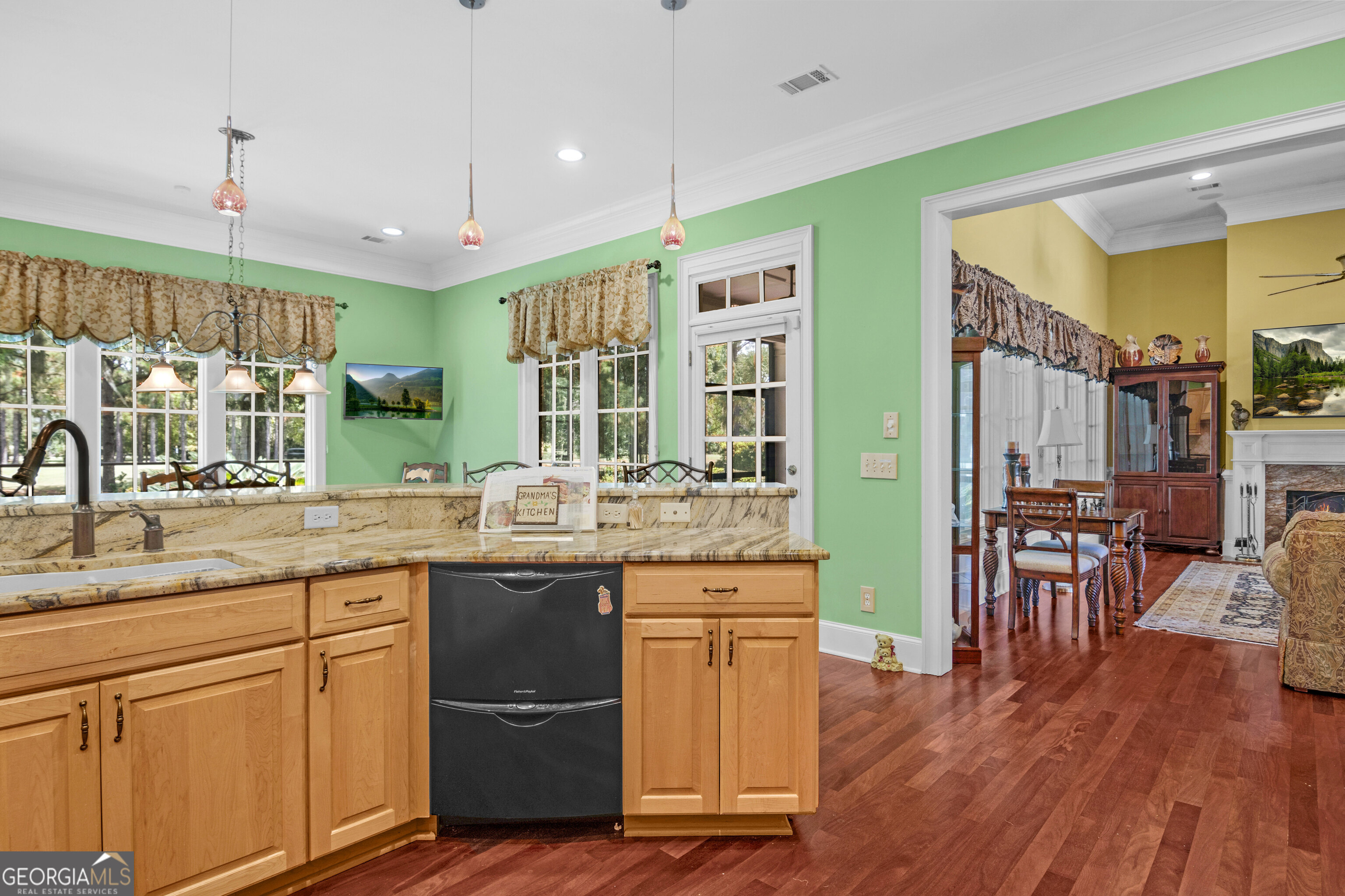 312 Spanton Crescent Pooler, GA 31322 - Photo 13 of 62 a kitchen with lots of counter top space and wooden floor