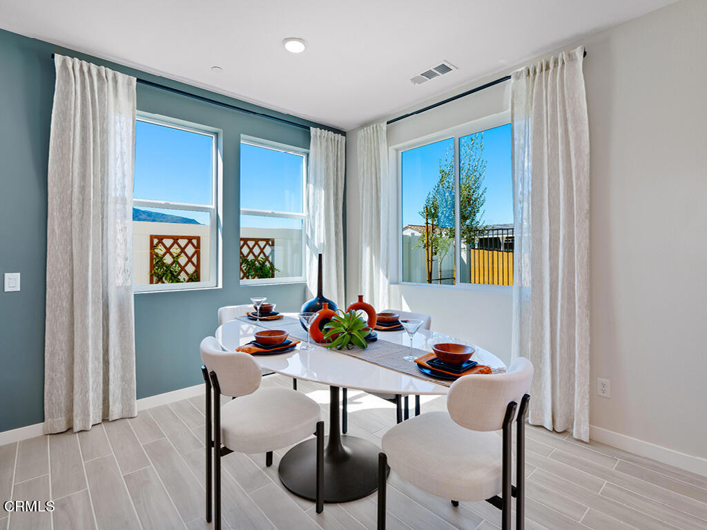 3822 Silvergrass Lane Piru, CA 93040 - Photo 6 of 24 a dining room with furniture and window