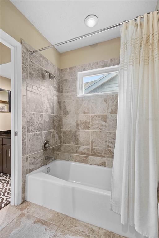 528 Forest Way Longboat Key, FL 34228 - Photo 27 of 40