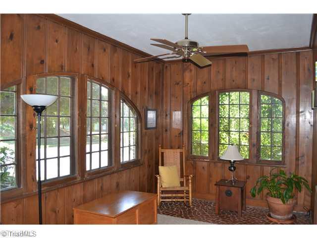 402 North Hawthorne Road Winston-Salem, NC 27104 - Photo 4 of 11 Sunroom.
