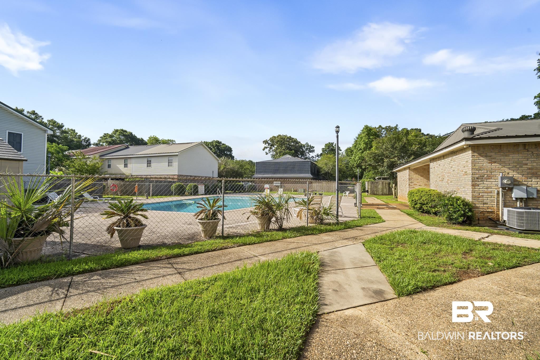 4017 Cottage Hill Road, Unit 68 Mobile, AL 36609 - Photo 23 of 36 Community pool
