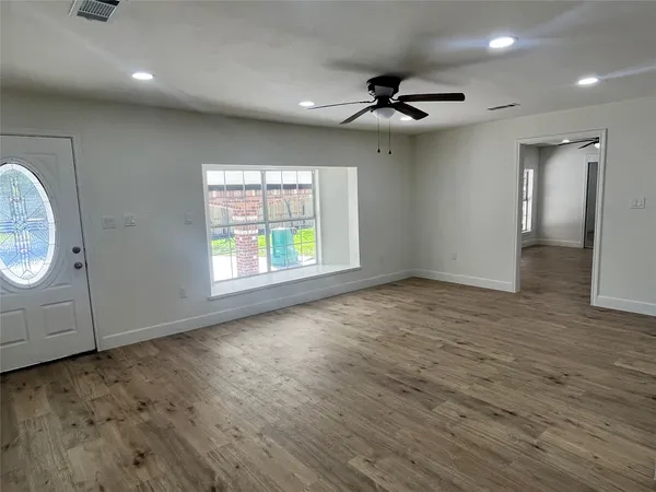$387,777 | 10811 River Oaks Drive, Conroe, TX 77385