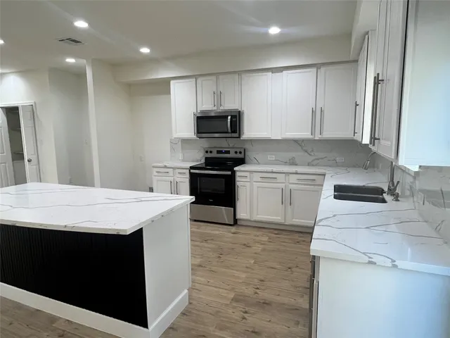 $397,777 | 10811 River Oaks Drive, Conroe, TX 77385