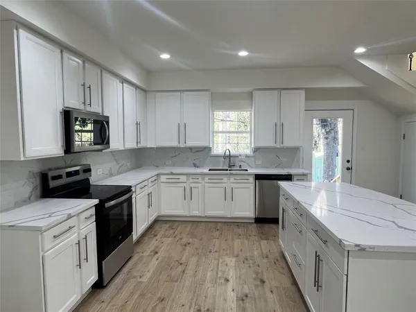 $387,777 | 10811 River Oaks Drive, Conroe, TX 77385