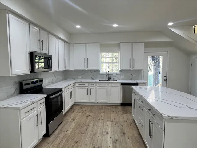 $397,777 | 10811 River Oaks Drive, Conroe, TX 77385