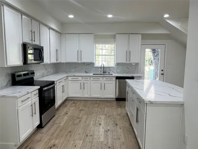 $397,777 | 10811 River Oaks Drive, Conroe, TX 77385