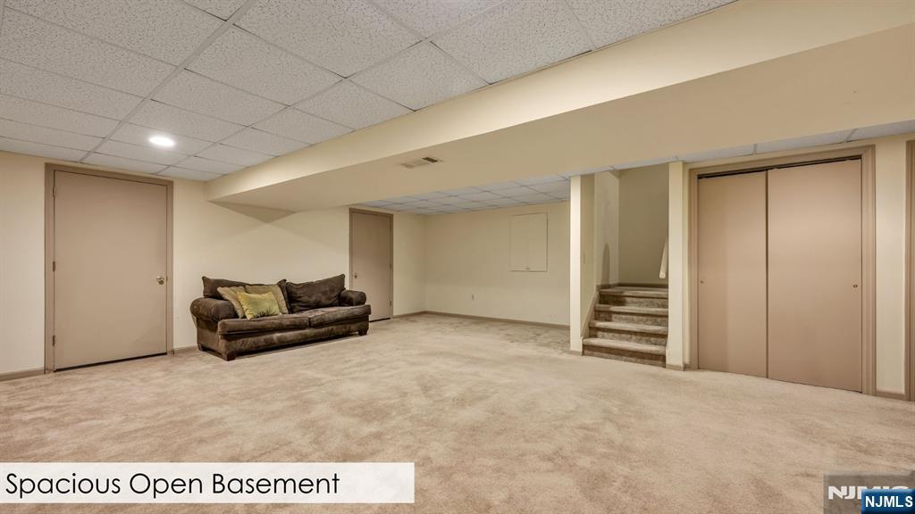 183 Van Winkle Lane Mahwah, NJ 07430 - Photo 22 of 38