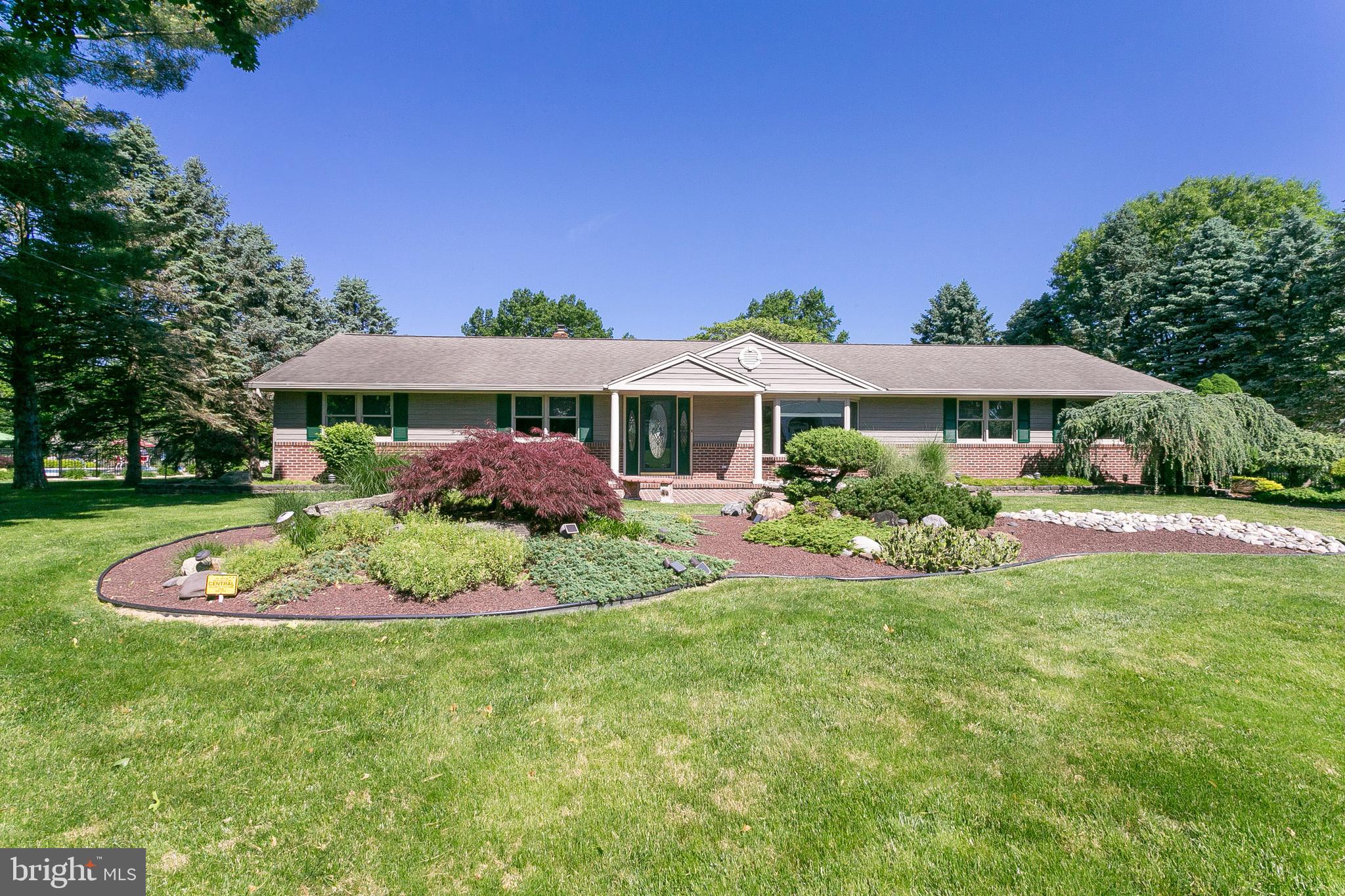 6 Edgewood Road Robbinsville, NJ 08691 - Photo 1 of 37 You have arrived