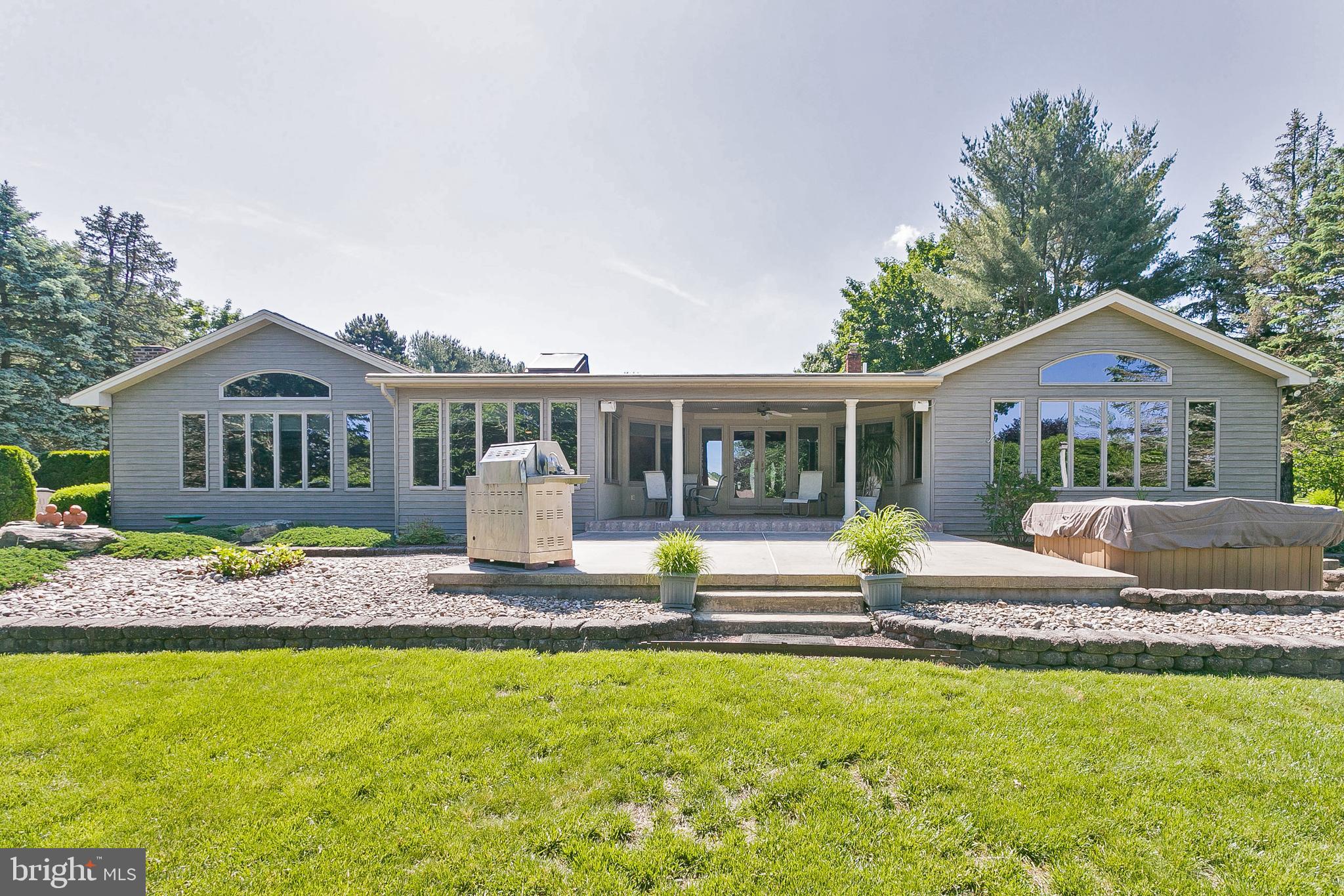 6 Edgewood Road Robbinsville, NJ 08691 - Photo 4 of 37 wow factor backyard