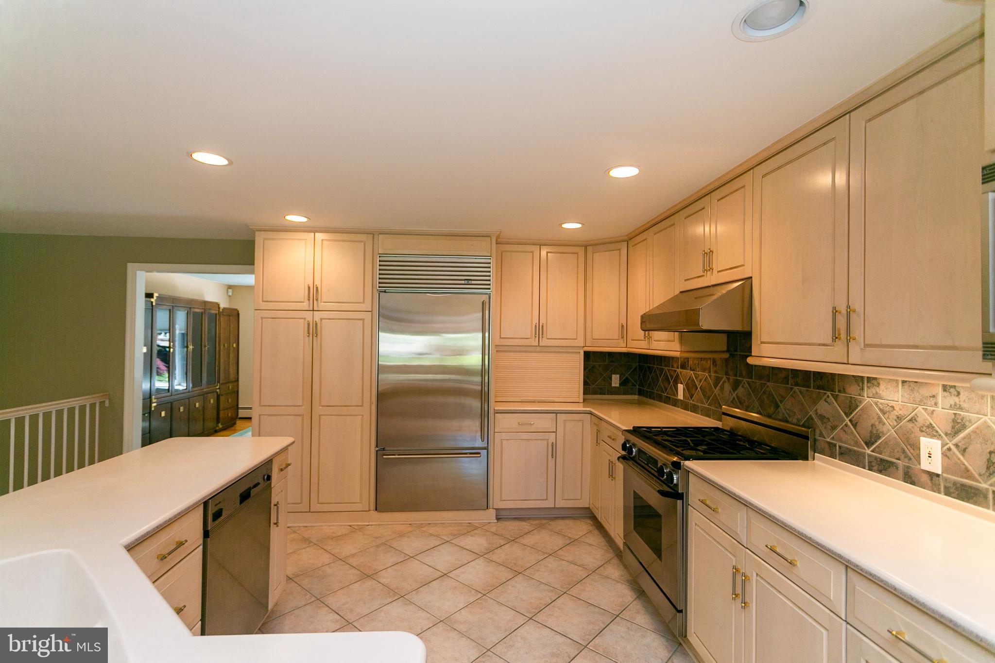 6 Edgewood Road Robbinsville, NJ 08691 - Photo 7 of 37 has it all kitchen