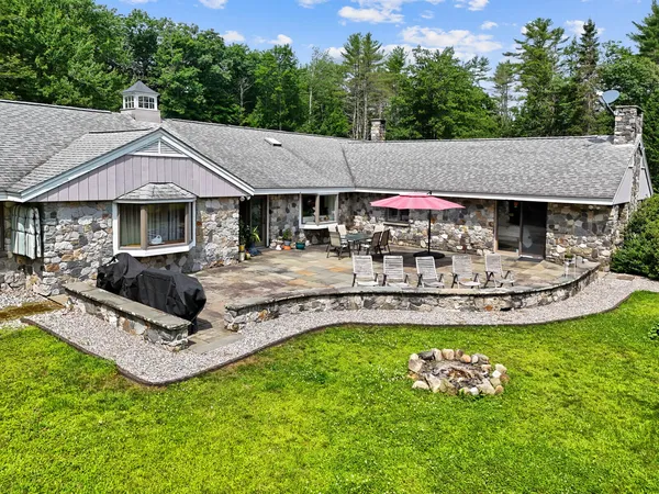 $850,000 | 16 Davis Point Road, Wayne, ME 04284