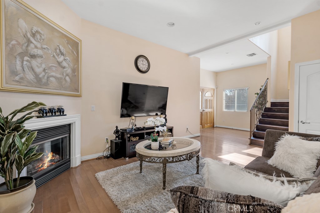 12642 Ralston Avenue, Unit 1 Sylmar, CA 91342 - Photo 4 of 31