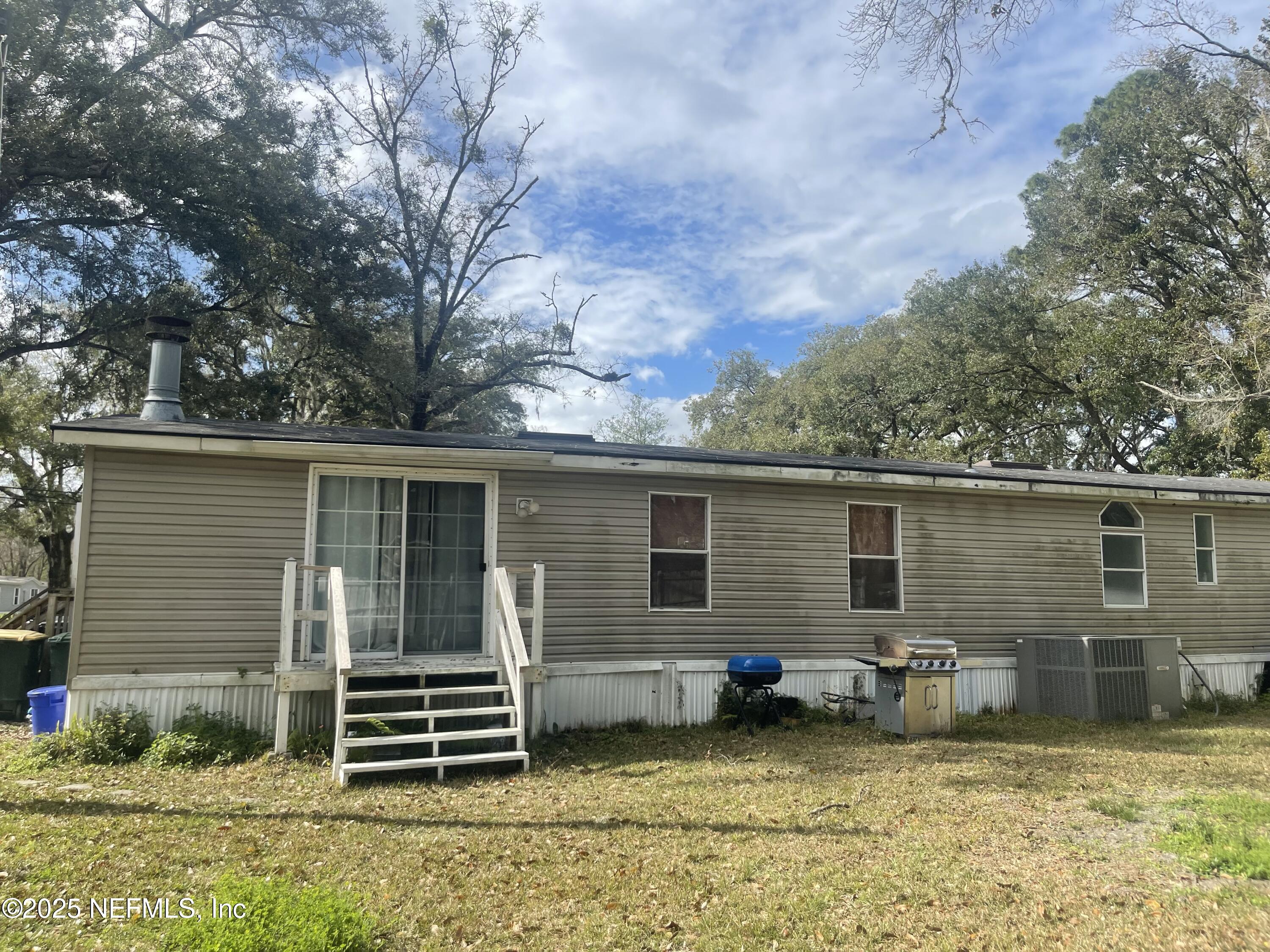 9557 Shellie Road Jacksonville, FL 32257 - Photo 2 of 5 Back of Mobile