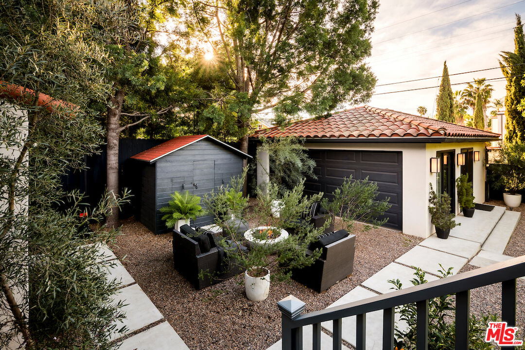 945 South Muirfield Road Los Angeles, CA 90019 - Photo 34 of 47