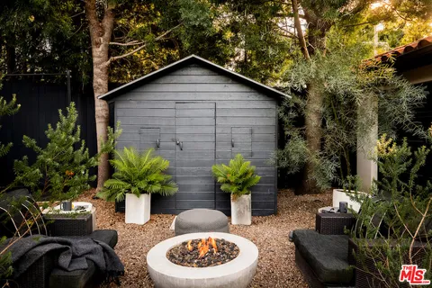 $2,700,000 | 945 South Muirfield Road, Los Angeles, CA 90019