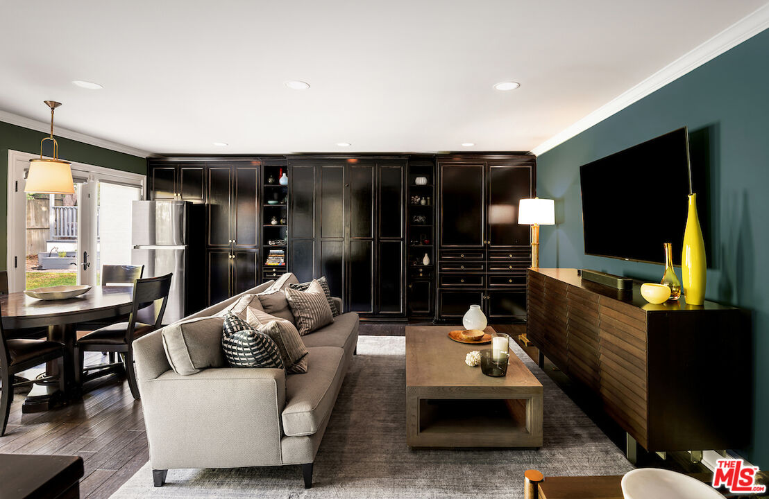 945 South Muirfield Road Los Angeles, CA 90019 - Photo 42 of 47