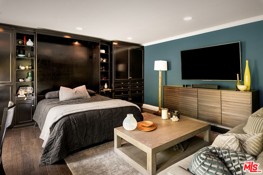 945 South Muirfield Road Los Angeles, CA 90019 - Photo 43 of 47