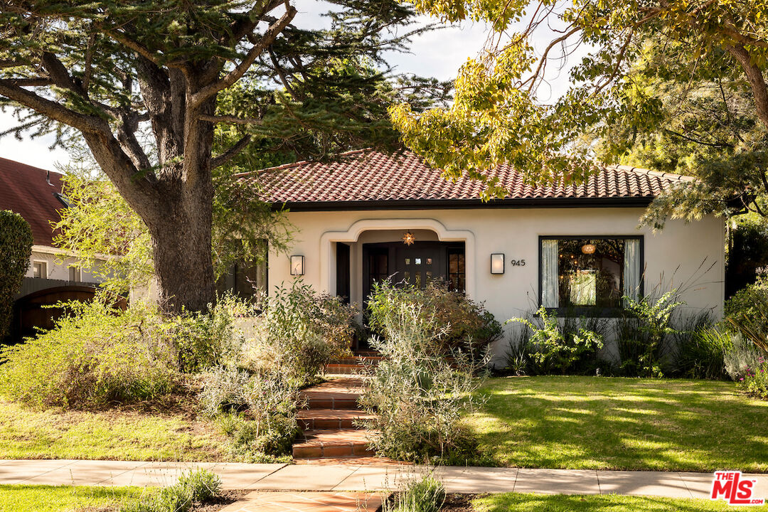 945 South Muirfield Road Los Angeles, CA 90019 - Photo 47 of 47