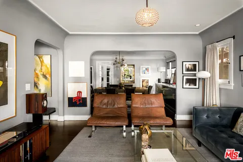 $2,700,000 | 945 South Muirfield Road, Los Angeles, CA 90019