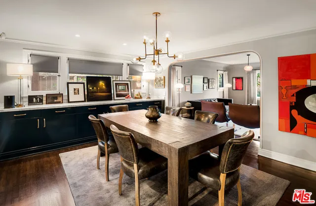 $2,700,000 | 945 South Muirfield Road, Los Angeles, CA 90019