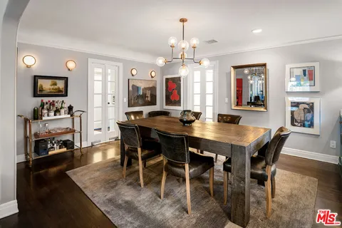 $2,700,000 | 945 South Muirfield Road, Los Angeles, CA 90019