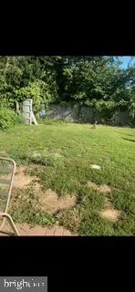 a view of livingroom with furniture