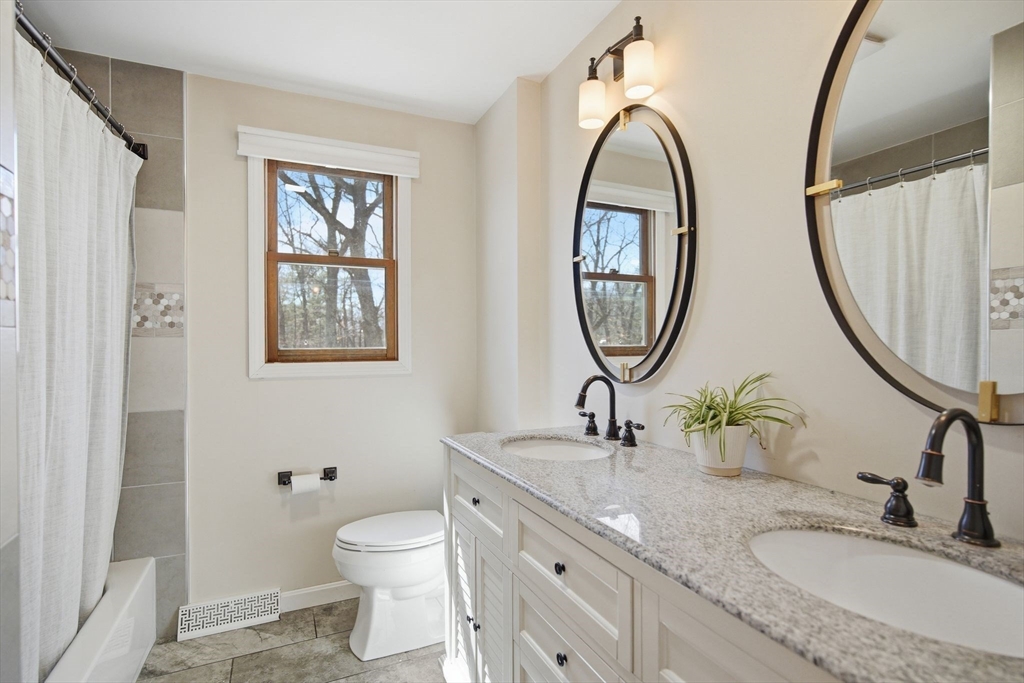 21 Rider Road Westfield, MA 01085 - Photo 6 of 40