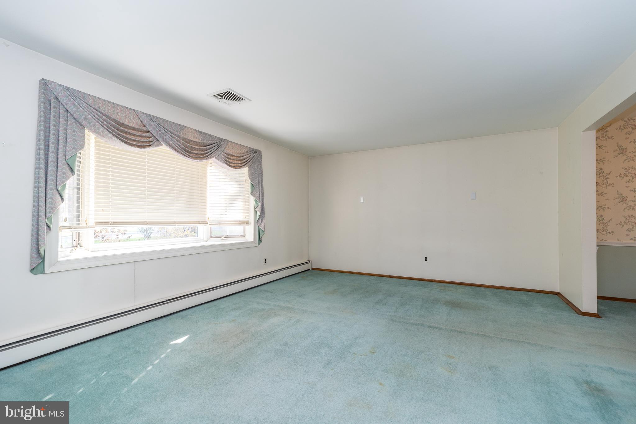 24 Fairhill Road Huntingdon Valley, PA 19006 - Photo 8 of 50 Living Room