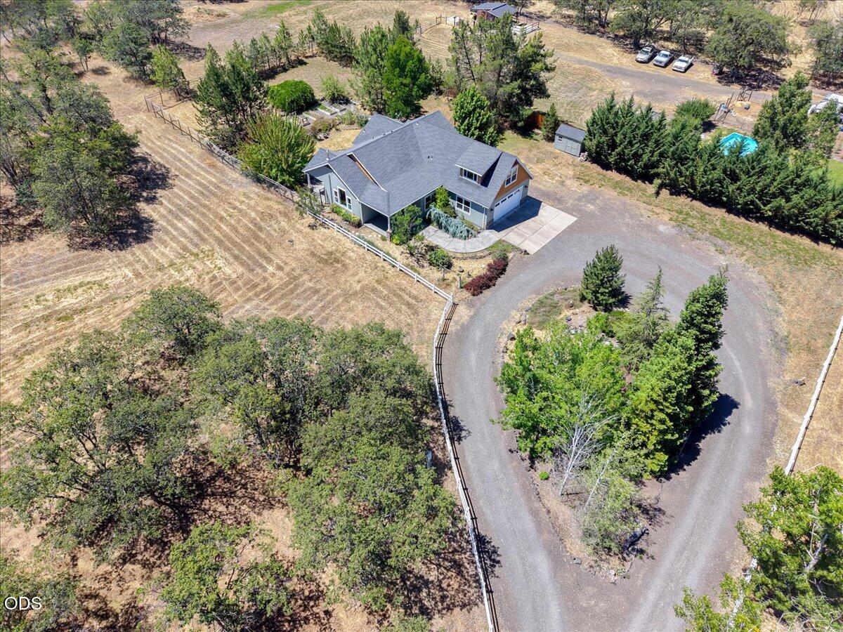 1712 Stevens Road Eagle Point, OR 97524 - Photo 60 of 63