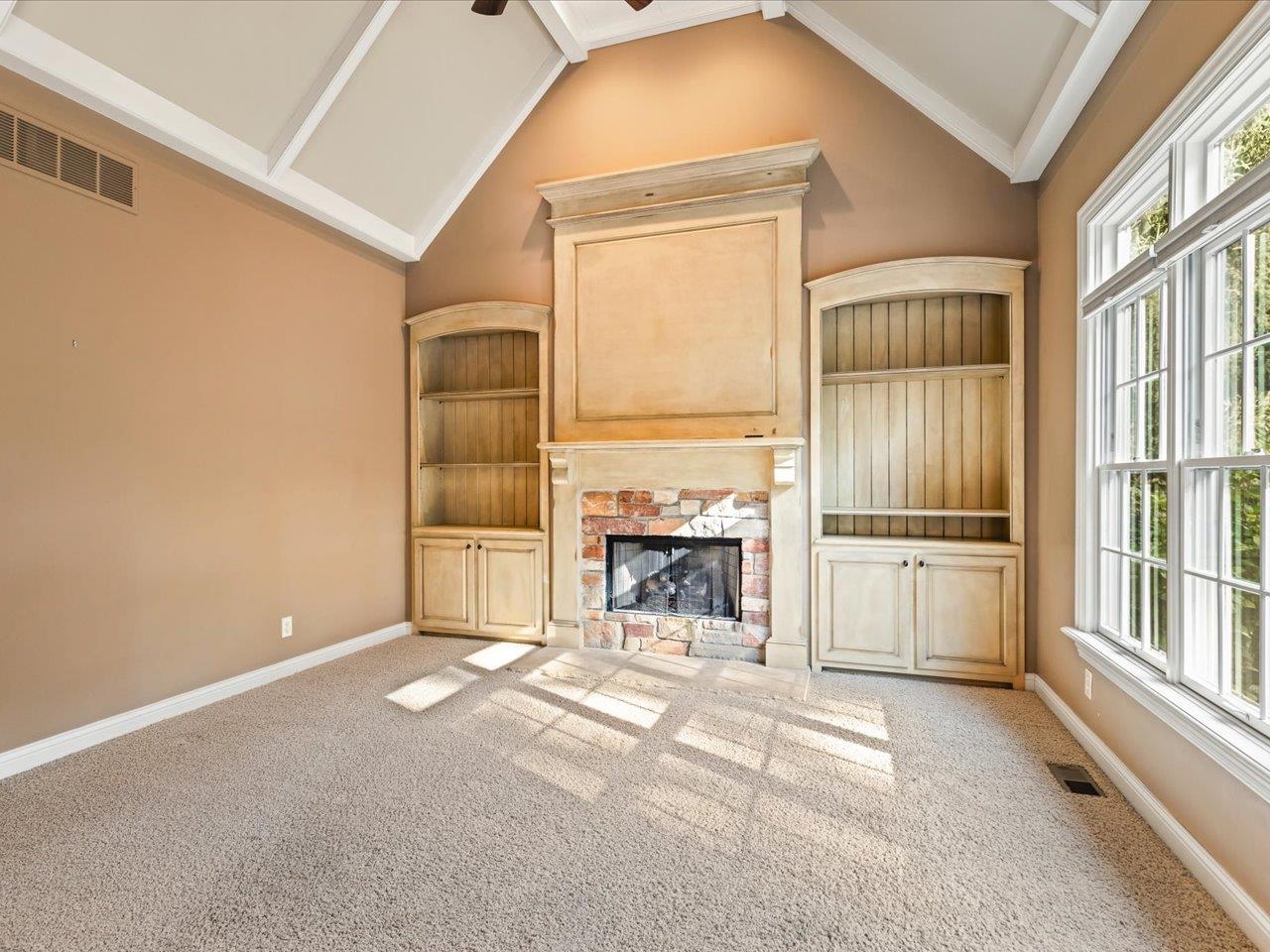 12936 Melrose Road Caledonia, IL 61011 - Photo 8 of 94