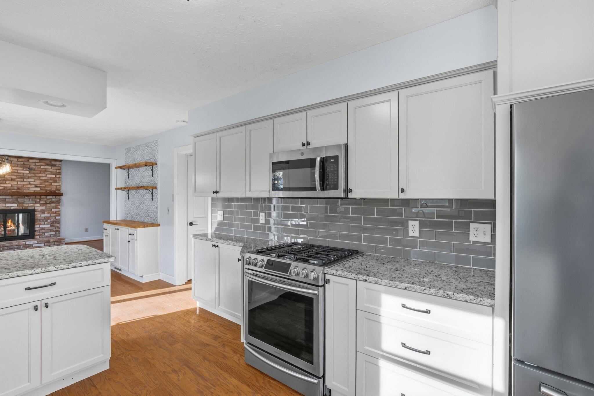5413 Roscommon Road Dublin, OH 43017 - Photo 4 of 60 AF1A0302