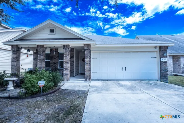 $269,990 | 919 Karah Street, New Braunfels, TX 78130