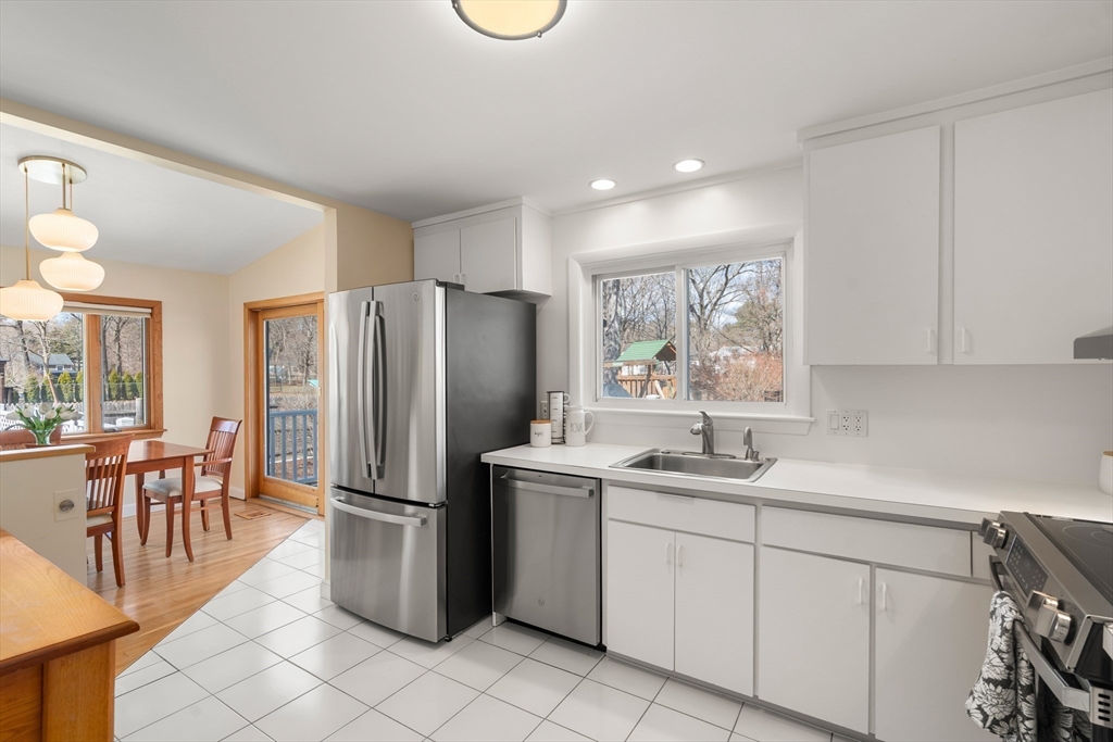 13 Berkeley Road Framingham, MA 01701 - Photo 9 of 32
