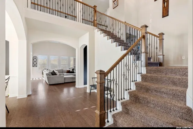 a view of entryway and hall