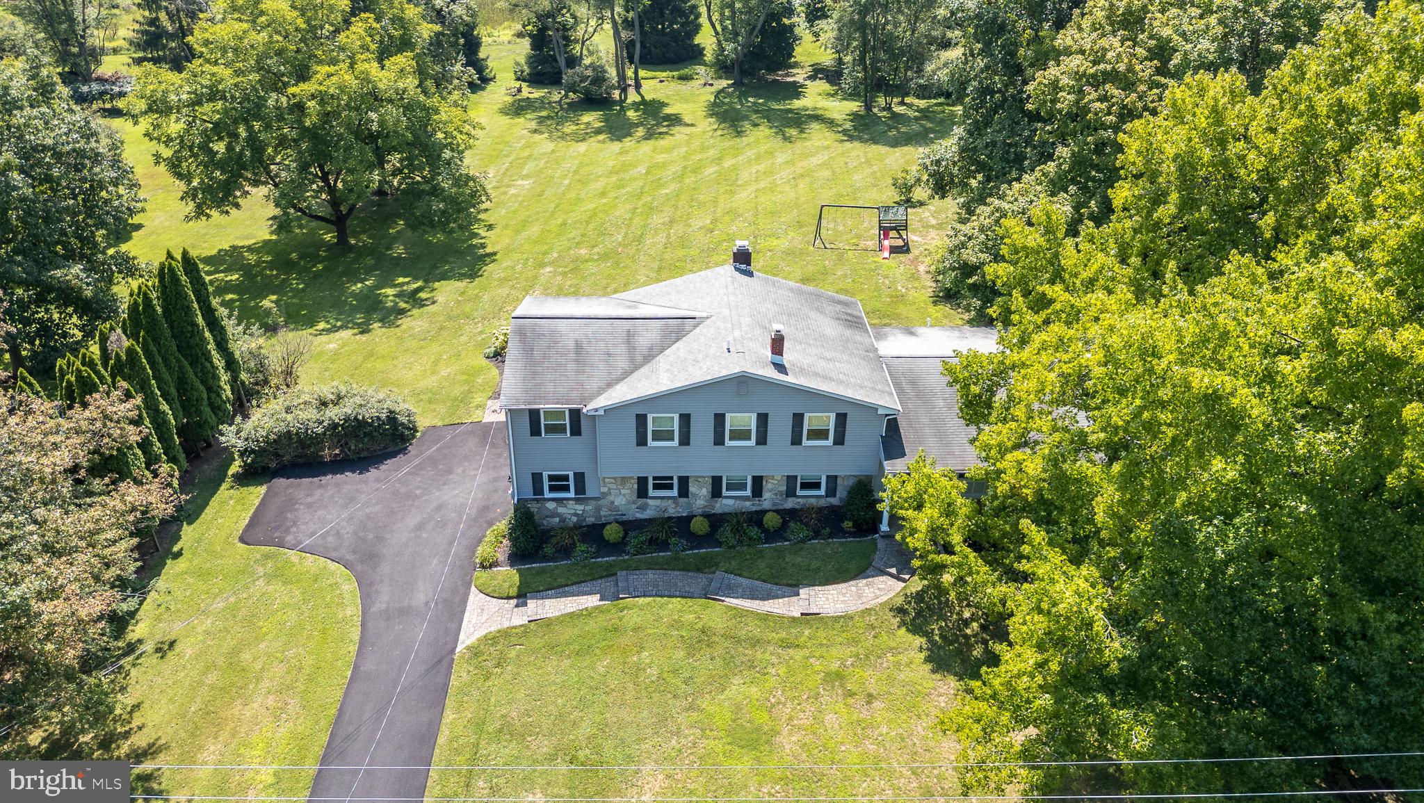 3184 Berkshire Road Doylestown, PA 18902 - Photo 4 of 54